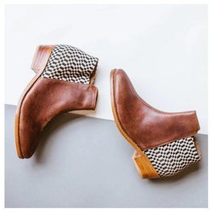 ROOT COLLECTIVE Espe Boot in Midnight